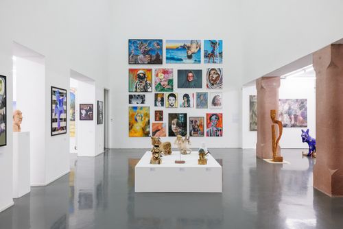 Ausstellungsansicht Großer Saal: Mitgliederausstellung 2024, Foto: Felix Grünschloß